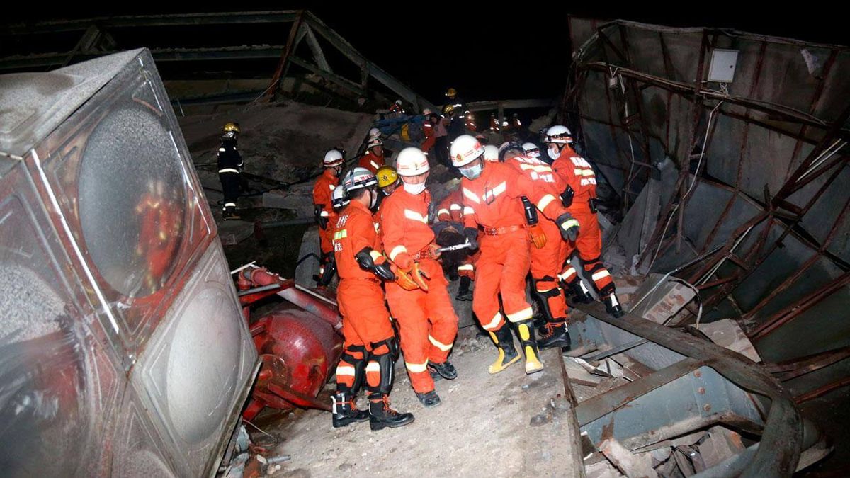 China: se derrumbó un hotel con personas en aislamiento por coronavirus