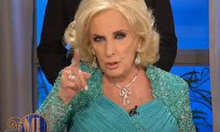 Fuerte interna familiar por Mirtha Legrand: No la cuidan Fuerte interna familiar por Mirtha Legrand: No la cuidan