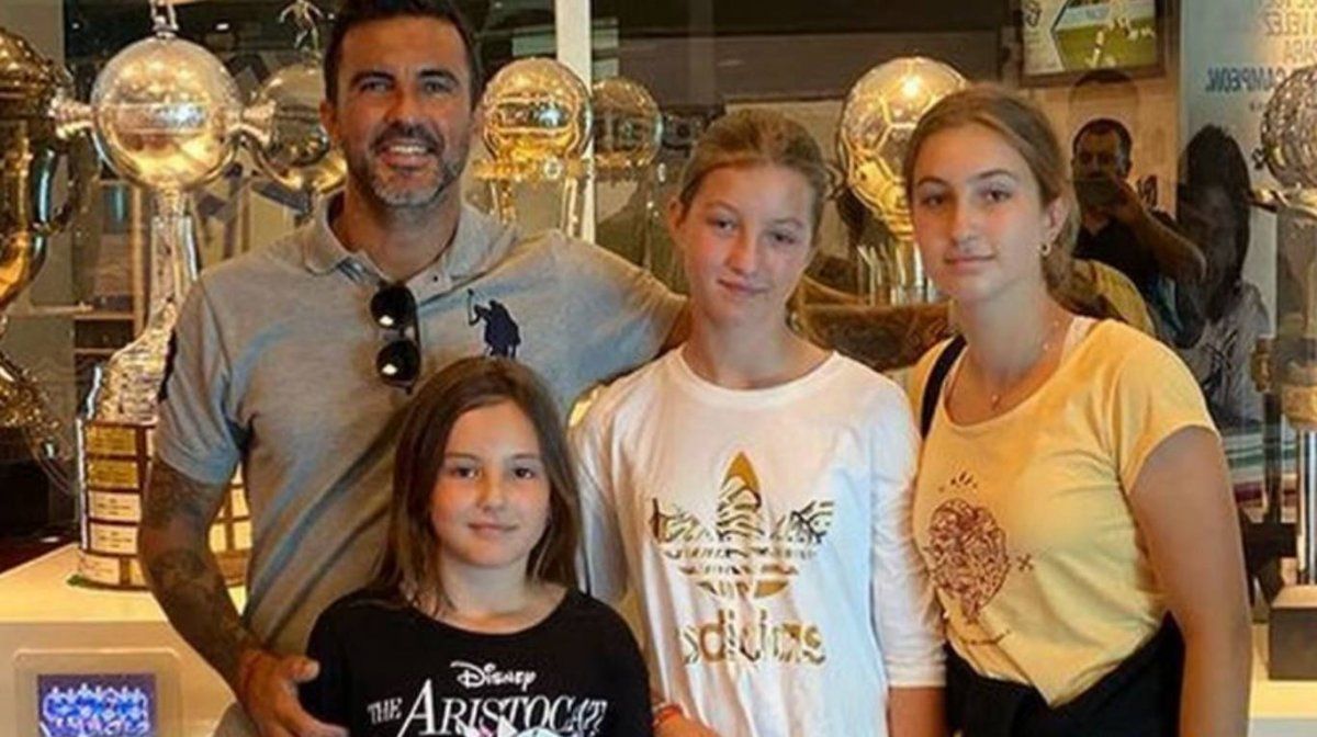 Fabián Cubero es papá de Indiana