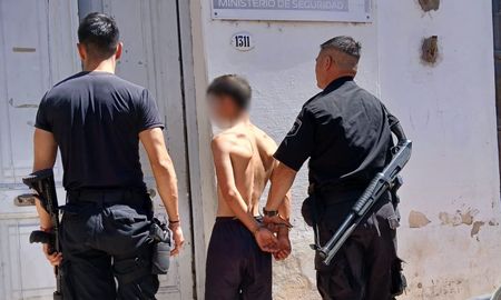 El menor fue detenido el jueves en el marco de una investigación por reiterados robos a comercios registrados en las últimas tres semanas en Rincón. El menor fue detenido el jueves en el marco de una investigación por reiterados robos a comercios registrados en las últimas tres semanas en Rincón.