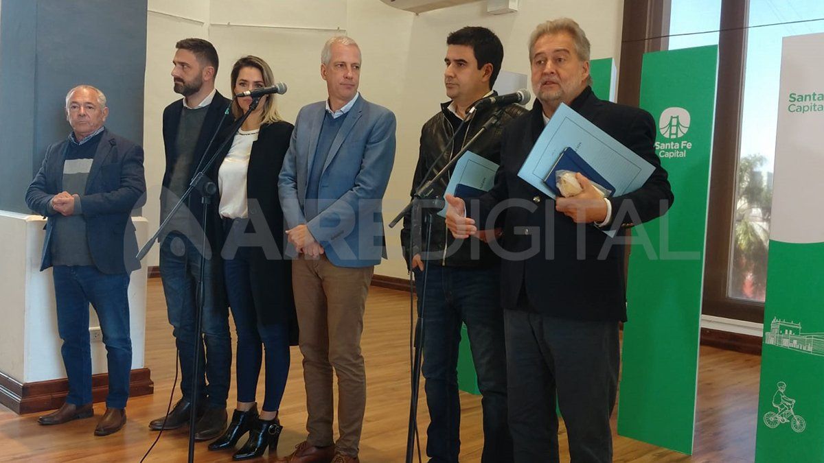 El encuentro, que tuvo carácter político y técnico, permitió unificar los criterios para llevar al Congreso Nacional un proyecto que establezca un nuevo esquema de reparto de subsidios al transporte.