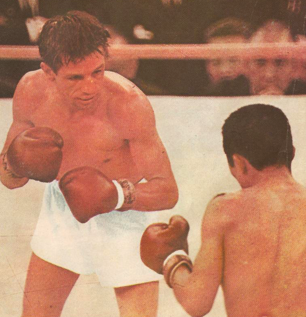 Accavallo fue campeón mundial de boxeo de peso mosca entre 1966 y 1968.
