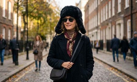 La ushanka clásica y los bucket hats furry son algunos de los modelos más usados esta temporada en Argentina. La ushanka clásica y los bucket hats furry son algunos de los modelos más usados esta temporada en Argentina.