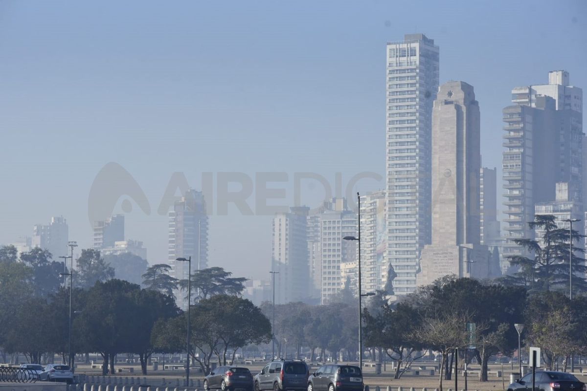 Rosario volvió a amanecer cubierta de humo por los incendios en las islas&nbsp;