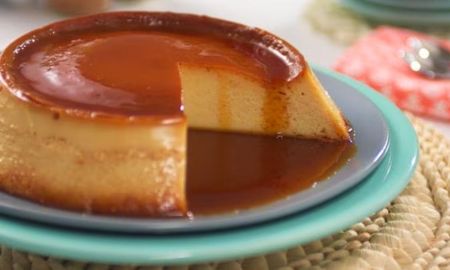 El resultado es un flan casero suave, cremoso y con el caramelo justo, un postre clásico que nunca falla y que siempre sorprende a la familia. El resultado es un flan casero suave, cremoso y con el caramelo justo, un postre clásico que nunca falla y que siempre sorprende a la familia.