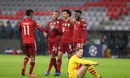 Bayern Munich derrotó 3-0 a Barcelona y después de 21 años, el club catalán no clasificó a octavos de final de la Champions League. Bayern Munich derrotó 3-0 a Barcelona y después de 21 años, el club catalán no clasificó a octavos de final de la Champions League.