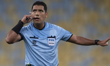 cambiaron al var para la final de la libertadores por una entrevista antes del partido cambiaron al var para la final de la libertadores por una entrevista antes del partido