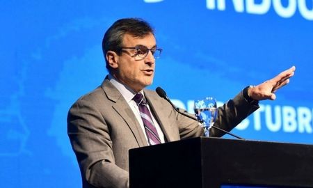 La UIA lanza un decálogo por el Día de la Industria y reclama medidas para reactivar la producción. La UIA lanza un decálogo por el Día de la Industria y reclama medidas para reactivar la producción.