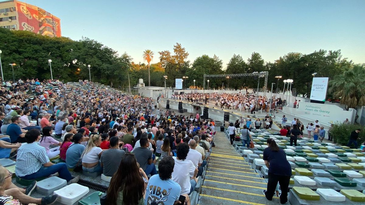 El municipio celebró los 451 años de la fundación de Santa Fe en el Anfiteatro Juan de Garay del Parque del Sur.