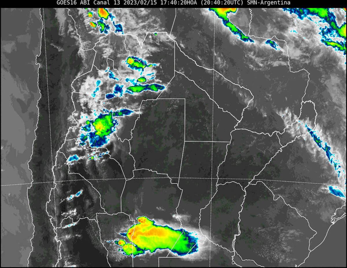 En la imagen satelital se observa el centro y norte de la provincia con cielo despejado, mientras que el sur comienza a ser cubierto por nubosidad asociada a inestabilidad.