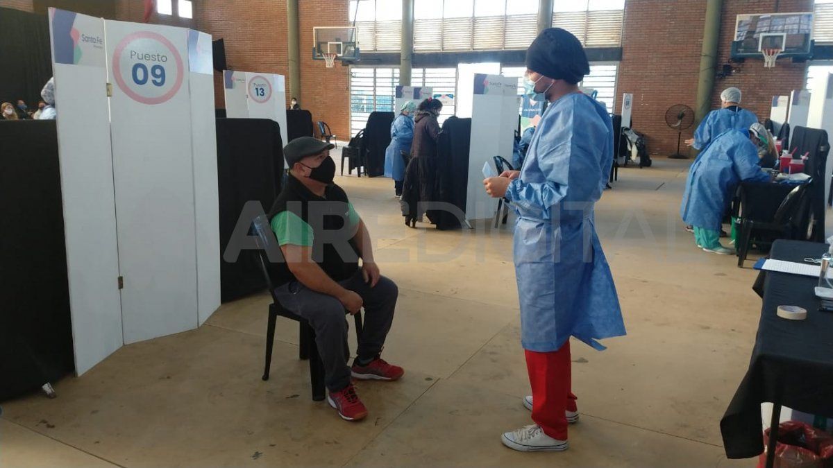 La ministra de Salud, Sonia Martorano, indicó que Santa Fe llega hoy al millón de vacunas aplicadas. 