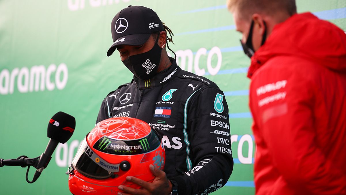 Lewis Hamilton habría llegado a un acuerdo con Mercedes para seguir corriendo en la Fórmula 1.