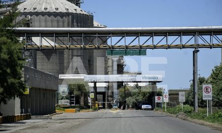El juez federal de Reconquista, Aldo Alurralde, procesó a 14 directivos de la empresa agroexportadora Vicentin por aprovechamiento indebido de reintegros. El juez federal de Reconquista, Aldo Alurralde, procesó a 14 directivos de la empresa agroexportadora Vicentin por aprovechamiento indebido de reintegros.