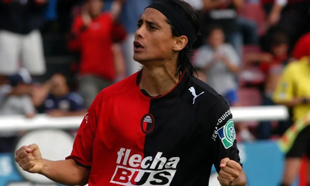 Giovanni Hernández brilló en Colón y dejó un gran recuerdo en Santa Fe. Actualmente dirige en la segunda división de Colombia. Giovanni Hernández brilló en Colón y dejó un gran recuerdo en Santa Fe. Actualmente dirige en la segunda división de Colombia.