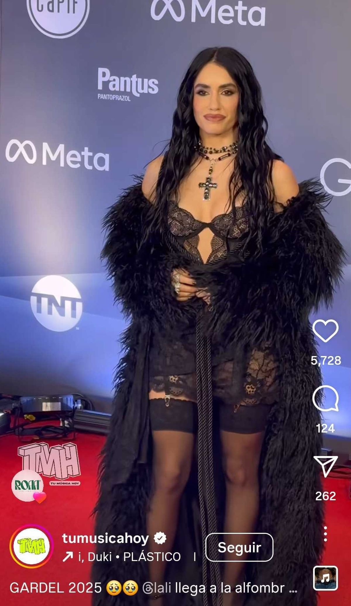 Lali, toda de negro en los Premios Gardel 2025. Lali, toda de negro en los Premios Gardel 2025.