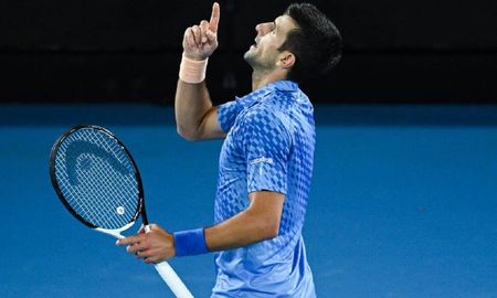 El serbio Novak Djokovic se consagró por décima vez campeón del Abierto de Australia. El serbio Novak Djokovic se consagró por décima vez campeón del Abierto de Australia.