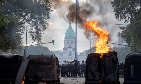 Violencia fuera del Congreso: liberaron a 94 personas, pero quedaron imputadas Violencia fuera del Congreso: liberaron a 94 personas, pero quedaron imputadas
