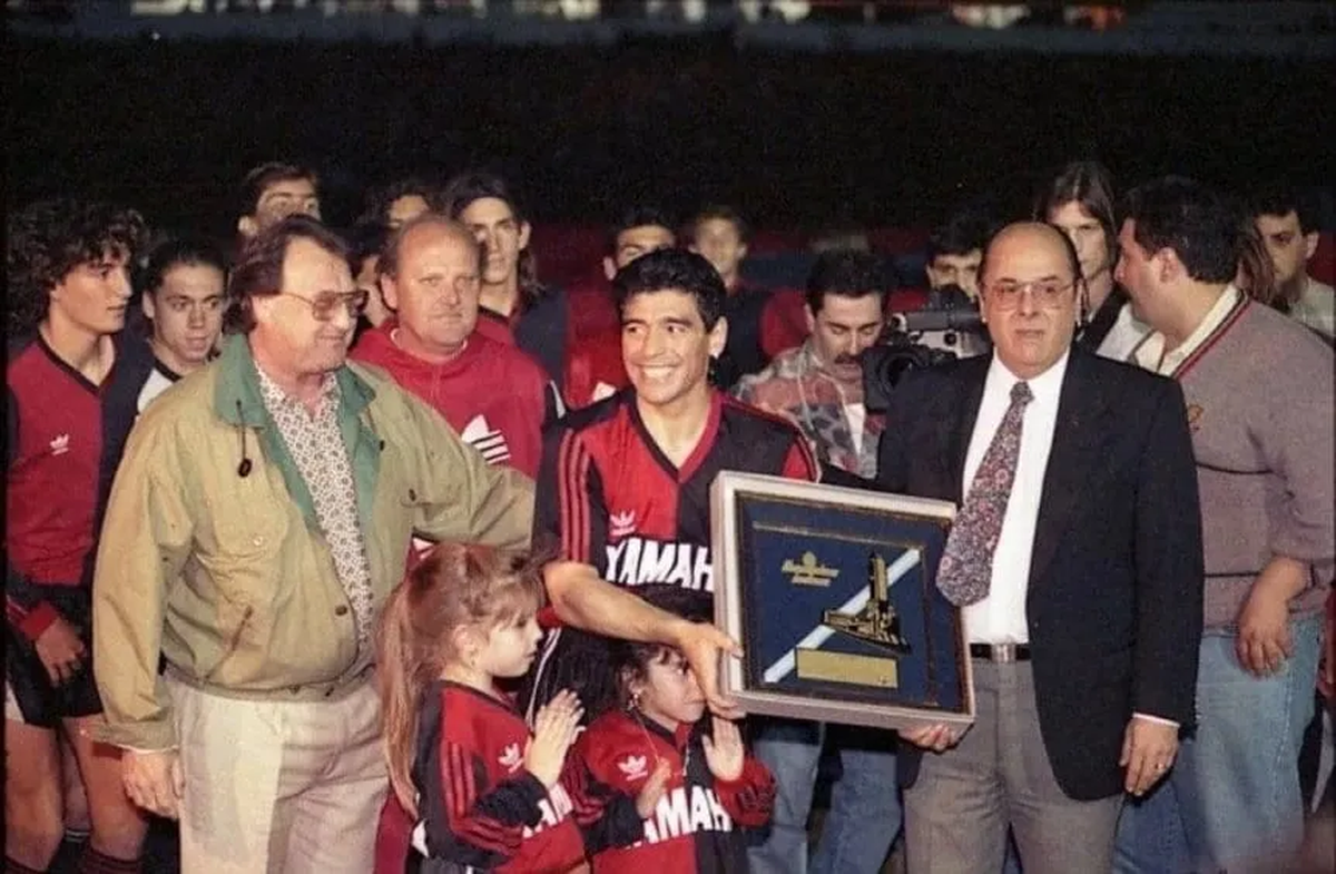 Newells vs. Emelec. A la izquierda de la foto aparece Lionel Scaloni, actual técnico de la Selección Argentina. Newells vs. Emelec. A la izquierda de la foto aparece Lionel Scaloni, actual técnico de la Selección Argentina.