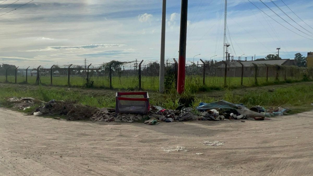 La formación de microbasurales también afecta al barrio. La formación de microbasurales también afecta al barrio.