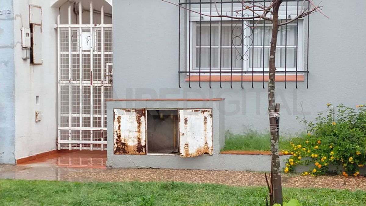 Los vecinos notaron la falta de las tapas entre el lunes a la noche y el martes a la mañana.