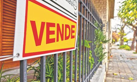 Desde la Cámara aseguraron que se percibe que los santafesinos quieren volver a la normalidad e intentan acceder a su vivienda propia o invertir en bienes inmuebles como una opción de refugio de su dinero para obtener una rentabilidad Desde la Cámara aseguraron que se percibe que los santafesinos quieren volver a la normalidad e intentan acceder a su vivienda propia o invertir en bienes inmuebles como una opción de refugio de su dinero para obtener una rentabilidad