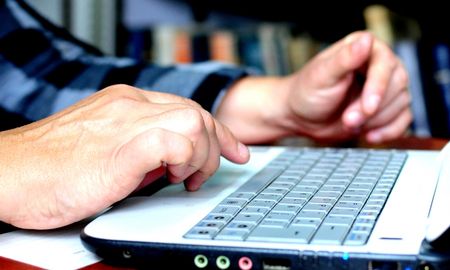 En esta primera etapa, el plan Quedate preparará de manera online a los alumnos que adeuden materias del período 2020-2022.