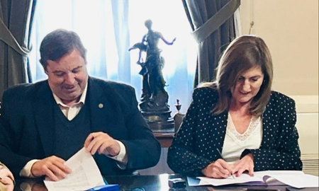 El rector de la UNL, Enrique Mammarella, y la presidenta del Concejo Municipal, Adriana Molina. El rector de la UNL, Enrique Mammarella, y la presidenta del Concejo Municipal, Adriana Molina.