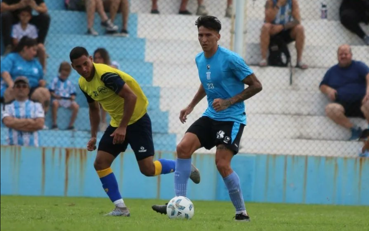 Los hinchas de Colón aguardan la confirmación de Racing de Córdoba. Los hinchas de Colón aguardan la confirmación de Racing de Córdoba.