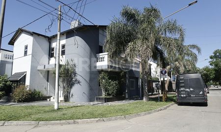 Echagüe al 6900. La vivienda fue alquilada el 5 de agosto pasada por el plazo de un año. Echagüe al 6900. La vivienda fue alquilada el 5 de agosto pasada por el plazo de un año.