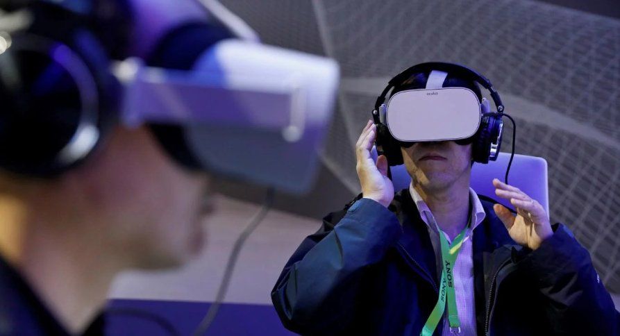 “Los masones estuvieron aquí”: las frases de dispositivos de realidad virtual
