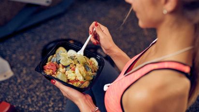 Nutrición y gimnasio: qué comer y cuándo hacerlo para aumentar la energía