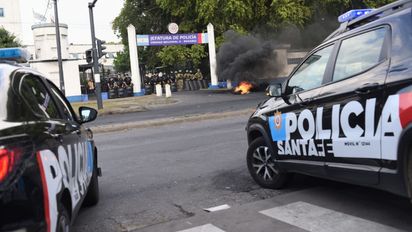 Continúan las protestas de la Policía en Rosario, a pesar de los anuncios del Gobierno