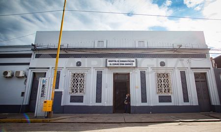 Ingresó al Vera Candioti como acompañante de una persona que asistía a rehabilitación, se peleó con un personal médico y quedó detenido por estar armado. Ingresó al Vera Candioti como acompañante de una persona que asistía a rehabilitación, se peleó con un personal médico y quedó detenido por estar armado.