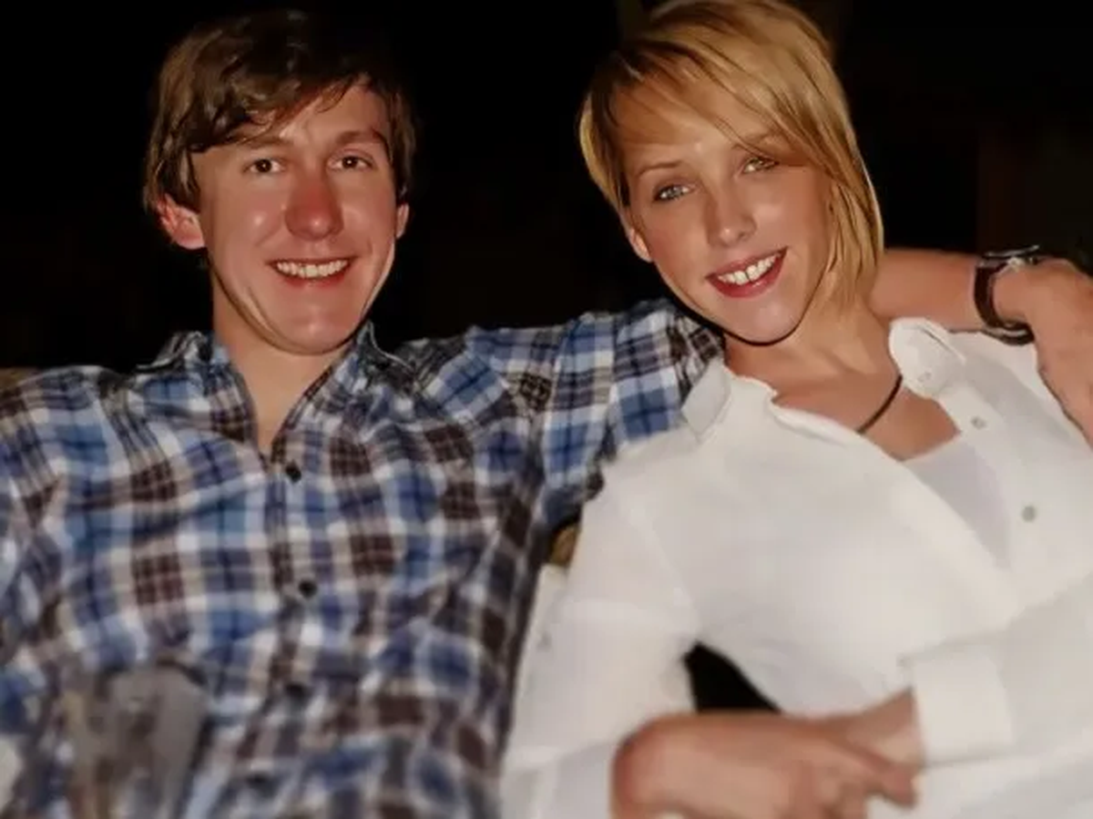 Keir Johnston junto a su esposa, a quien intentó asesinar en 2022 Keir Johnston junto a su esposa, a quien intentó asesinar en 2022