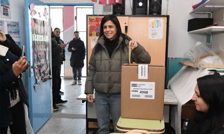 carolina labayru voto en rosario: es importante que la gente venga a votar para defender a la ciudad carolina labayru voto en rosario: es importante que la gente venga a votar para defender a la ciudad