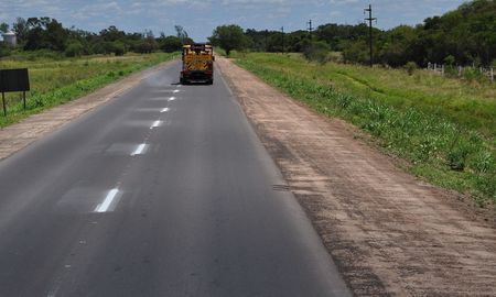 El Ministerio de Obras Públicas, a través de Vialidad Nacional (VN), comprometió una inversión de más de 80 millones de pesos para obras de mejoramiento en la ruta nacional 11 en las localidades santafesinas de Timbúes, Puerto General San Martín y San Lorenzo. El Ministerio de Obras Públicas, a través de Vialidad Nacional (VN), comprometió una inversión de más de 80 millones de pesos para obras de mejoramiento en la ruta nacional 11 en las localidades santafesinas de Timbúes, Puerto General San Martín y San Lorenzo.