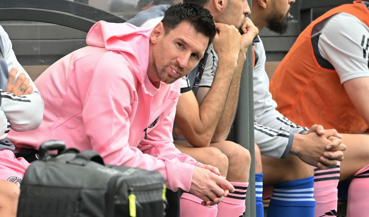 Messi no jugó en el amistoso de Inter Miami en Hong Kong por un inconveniente físico. Messi no jugó en el amistoso de Inter Miami en Hong Kong por un inconveniente físico.