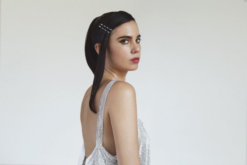 Javiera Mena, ícono del electro pop queer, llega a Tribus Club de Arte
