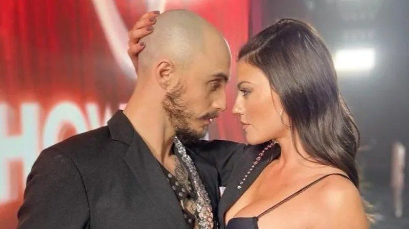 El caso positivo de coronavirus es del bailarín de Sofía Jujuy Jiménez. 