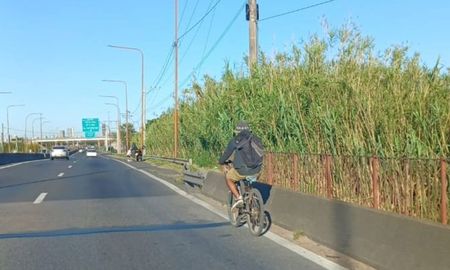 Vecinos de la Costa se autoconvocarán el sábado para pedir una ciclovía que conecte Ruta 1 con la 168. Vecinos de la Costa se autoconvocarán el sábado para pedir una ciclovía que conecte Ruta 1 con la 168.
