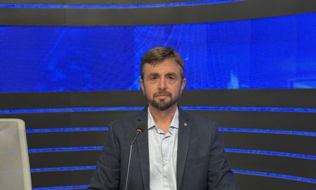 Mariano Angulo, Gerente General de Banco Bica, durante su entrevista enMilla Extra, donde analizó el balance del año y los desafíos del sectorfinanciero. Mariano Angulo, Gerente General de Banco Bica, durante su entrevista enMilla Extra, donde analizó el balance del año y los desafíos del sectorfinanciero.