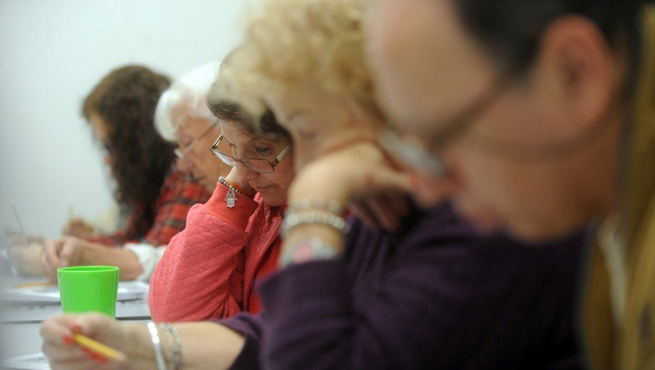 Cómo luchan contra el olvido los que sufren Alzheimer en la Argentina