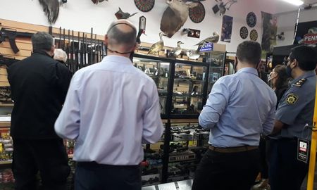 Las sanciones estipuladas en la norma son multas que fijan los jueces de faltas y que pueden llegar hasta los $135.000, así como clausuras y pérdida definitiva de la habilitación. Las sanciones estipuladas en la norma son multas que fijan los jueces de faltas y que pueden llegar hasta los $135.000, así como clausuras y pérdida definitiva de la habilitación.