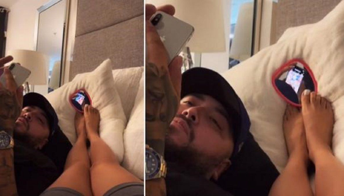 Video viral: una joven usó un espejo para atrapar a su novio mintiendo.