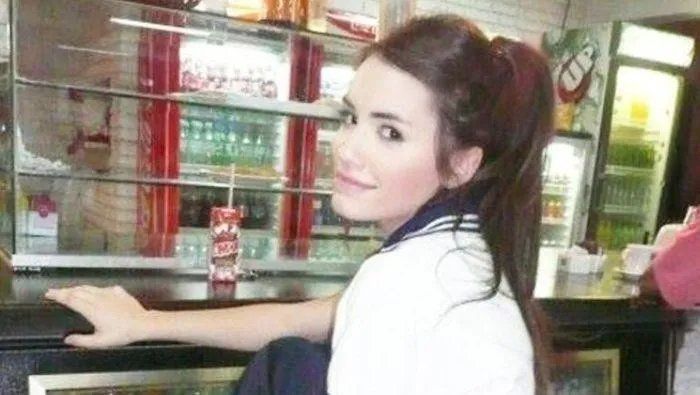 Lali Espósito en el colegio secundario.