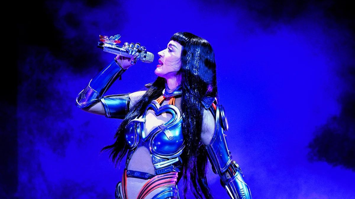 Katy Perry será la artista encargada de cerrar la tercera y última ceremonia inaugural. Katy Perry será la artista encargada de cerrar la tercera y última ceremonia inaugural.