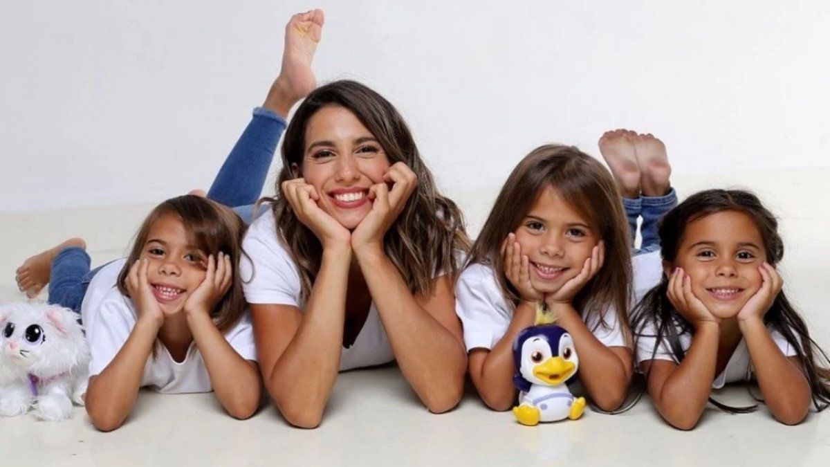 Cinthia Fernández y sus hijas la pasaron mal viendo por TV las imágenes del Festival Jesús María.