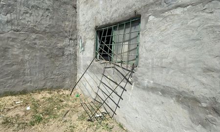 Por la ventana de atrás, forzaron e ingresaron a robar pelotas y elementos de entrenamiento en la vecinal de Los Ángeles. Por la ventana de atrás, forzaron e ingresaron a robar pelotas y elementos de entrenamiento en la vecinal de Los Ángeles.