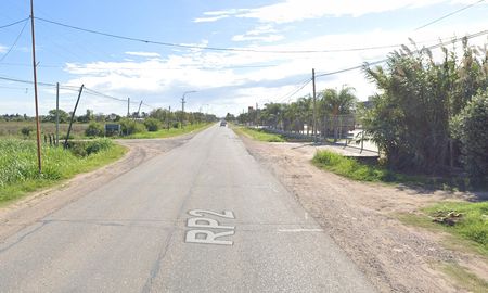 Según informó la policía, pasadas las 20, recibieron el aviso sobre un choque ocurrido en la ruta 2 entre tres vehículos: un Chevrolet Astra, un Chevrolet Agile y un Fiat Siena. Según informó la policía, pasadas las 20, recibieron el aviso sobre un choque ocurrido en la ruta 2 entre tres vehículos: un Chevrolet Astra, un Chevrolet Agile y un Fiat Siena.
