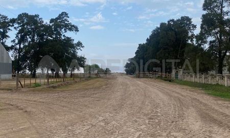 Los productores de Villa Saralegui, afectados por la sequía, no quieren pagar el aumento del 400% de la tasa vial dispuesto por la comuna. Los productores de Villa Saralegui, afectados por la sequía, no quieren pagar el aumento del 400% de la tasa vial dispuesto por la comuna.